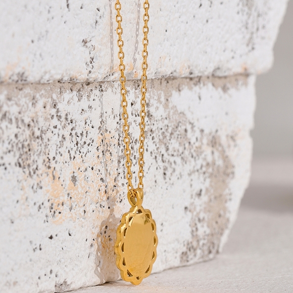 Charm Flower Pendant Necklace - Picture 4 of 8